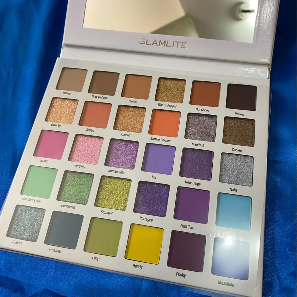 Mikayla Glamlite Make Up and Lashes Set - Picture 2 of 16